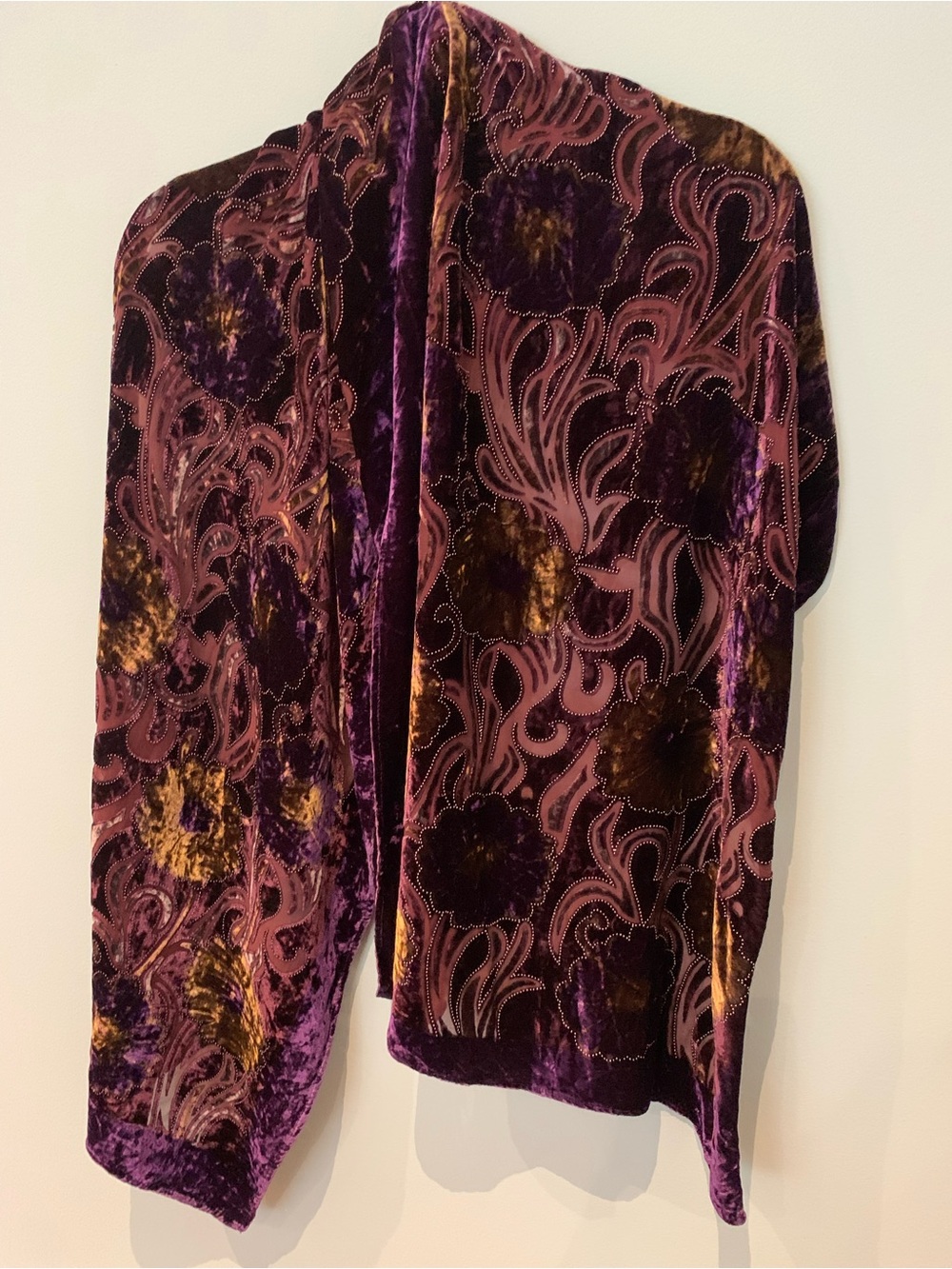 Velvet Floral Women's Shawl in Purple and Gold - Picture 4 of 12